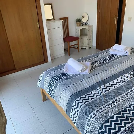 בית נופש Casa Kaluel Adosado Blanco *