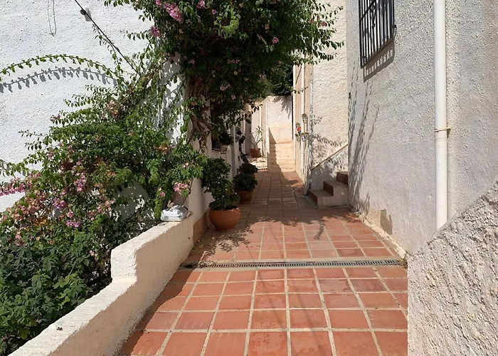 Casa Kaluel Adosado Blanco * Nerja