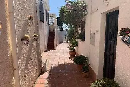 Casa Kaluel Adosado Blanco * Nerja